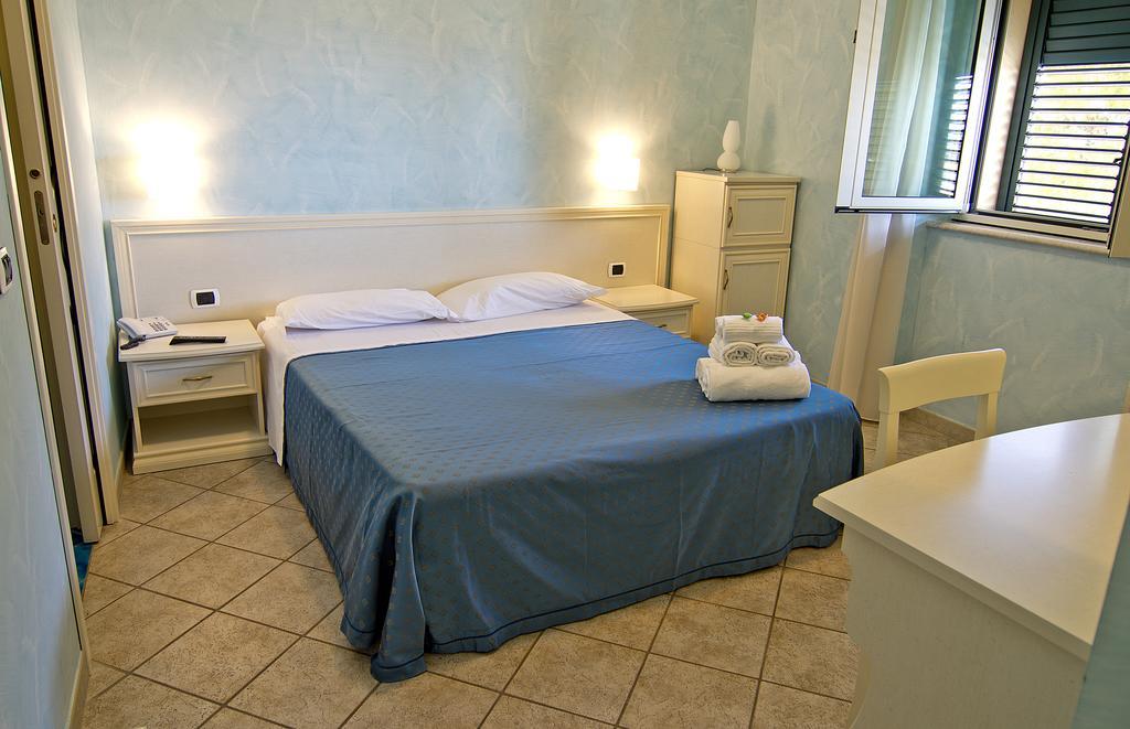 Hotel Capital Cupra Marittima Cameră foto