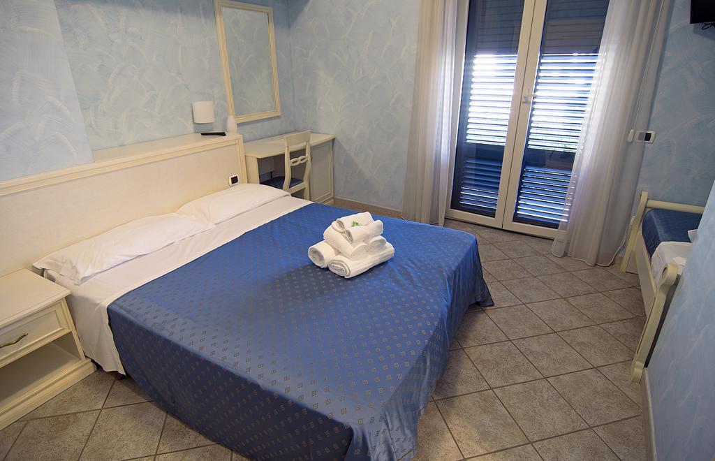 Hotel Capital Cupra Marittima Cameră foto