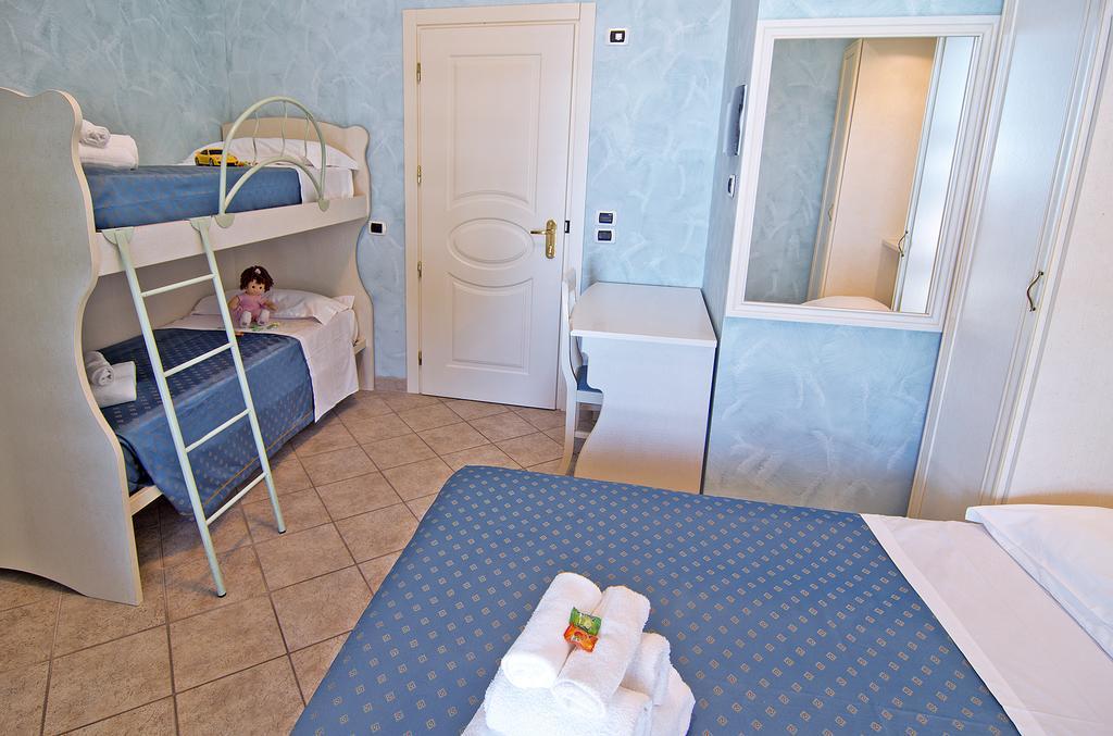 Hotel Capital Cupra Marittima Cameră foto