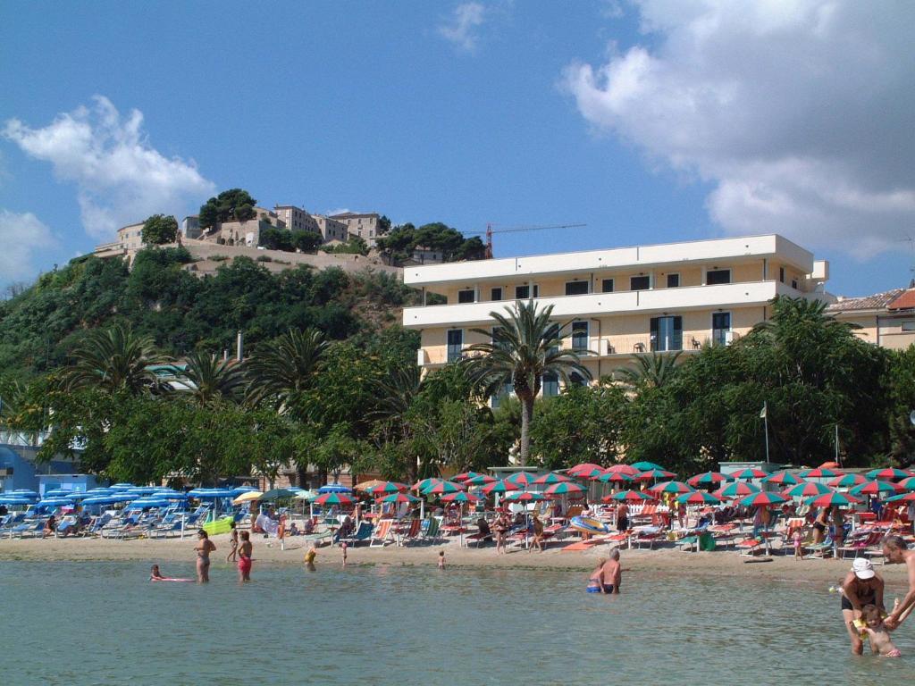 Hotel Capital Cupra Marittima Exterior foto